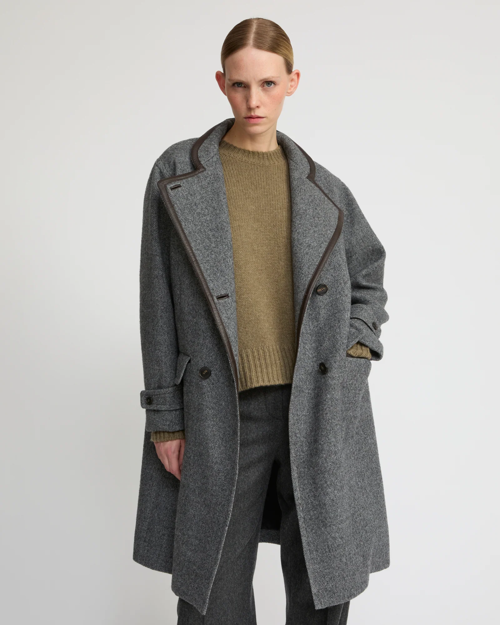 Manteau long en lainage et détails cuir - Image 3