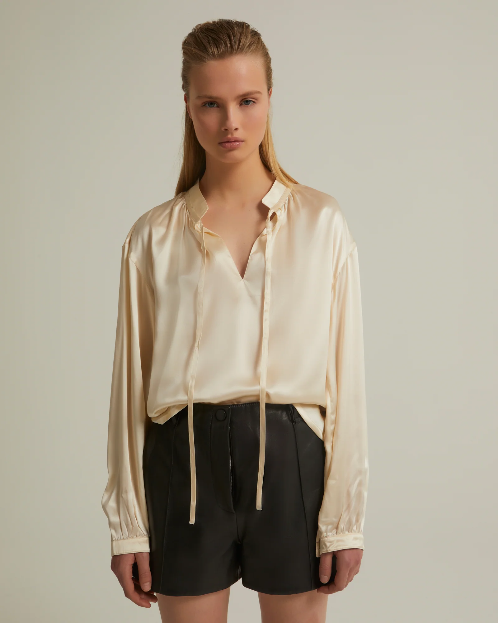 Blouse fluide en satin de soie - Image 4