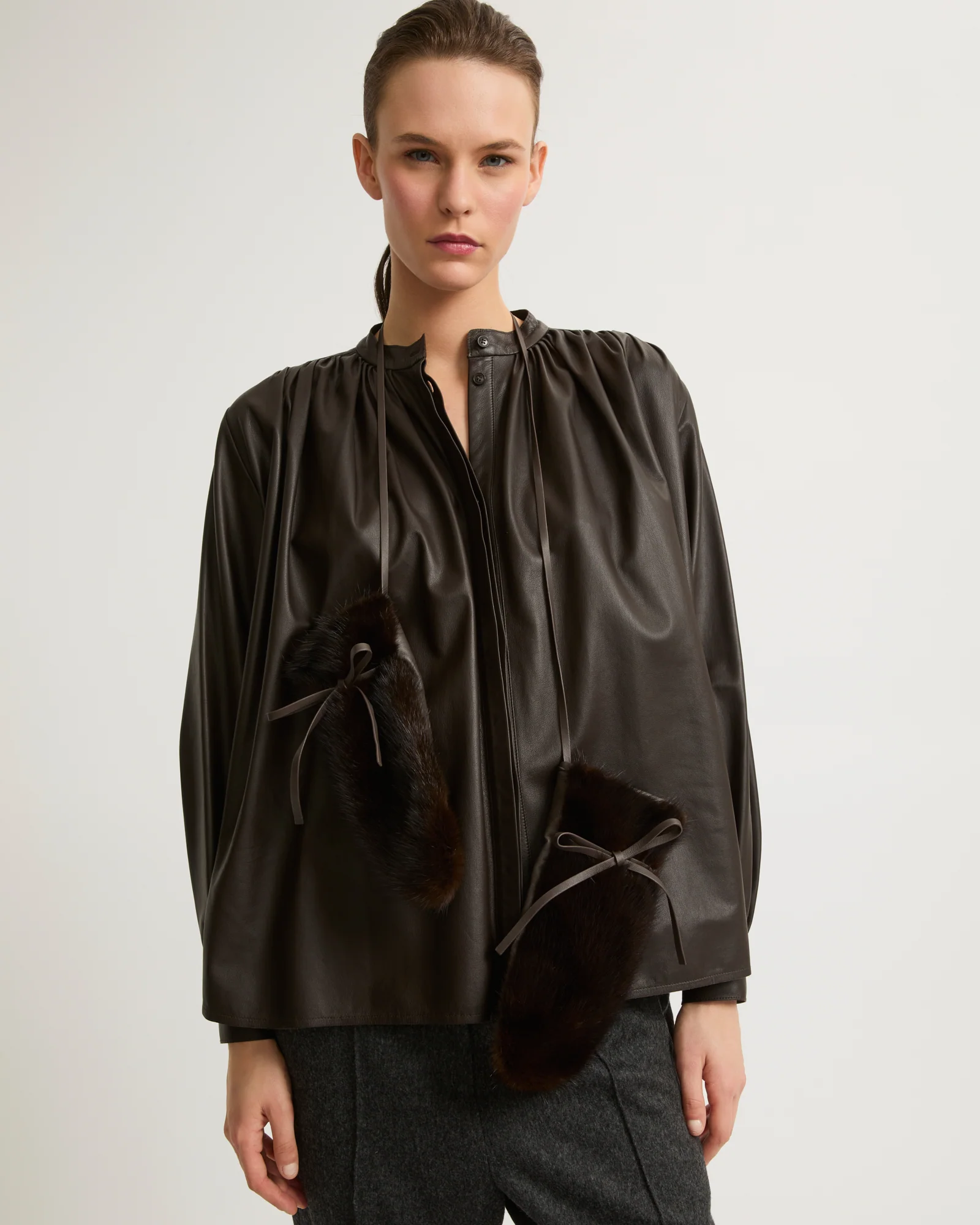 Chemise à plis en cuir d'agneau fin - Image 5