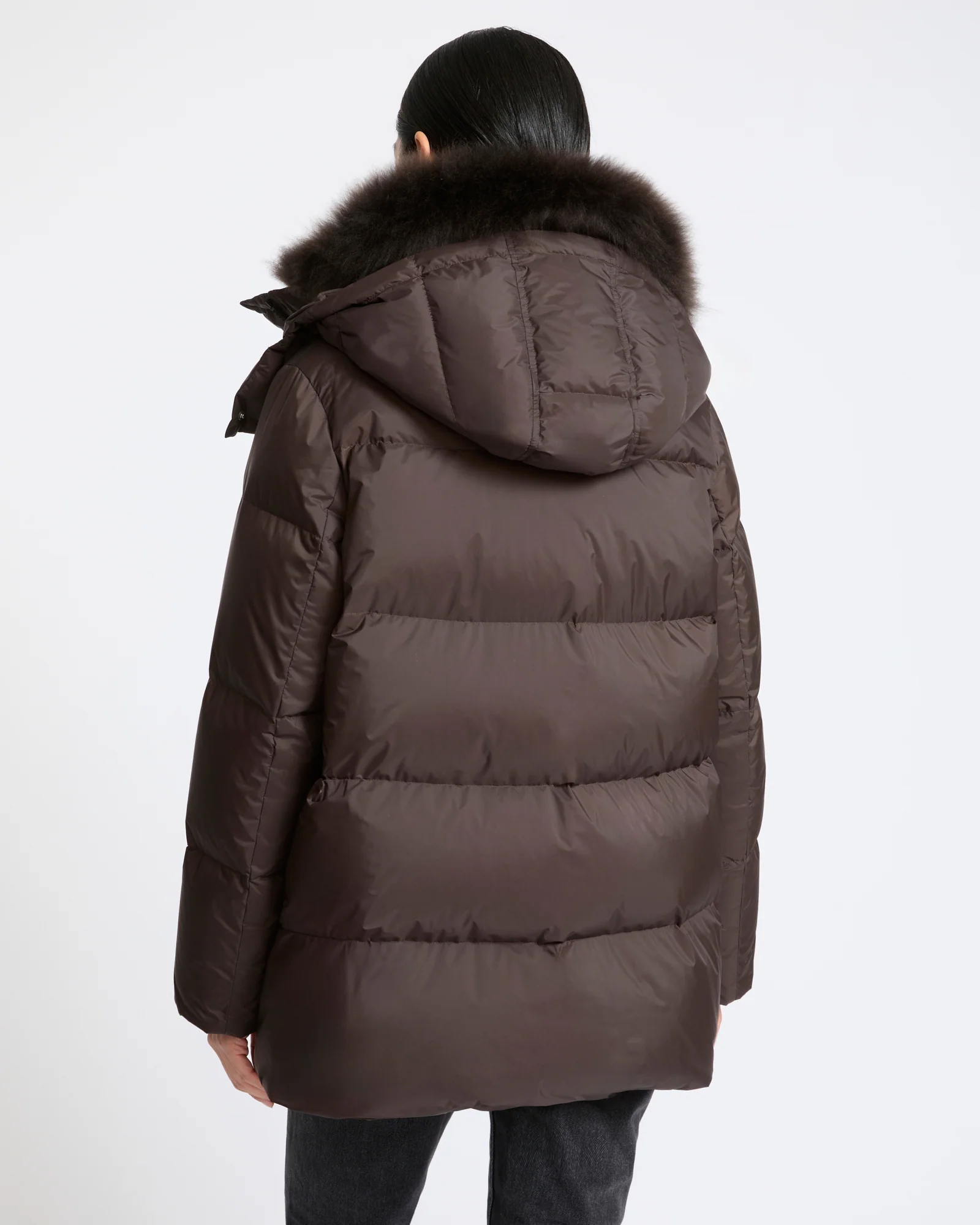 Doudoune "A" line en tissu technique imperméable avec col en agneau laine vaporeuse - Image 4