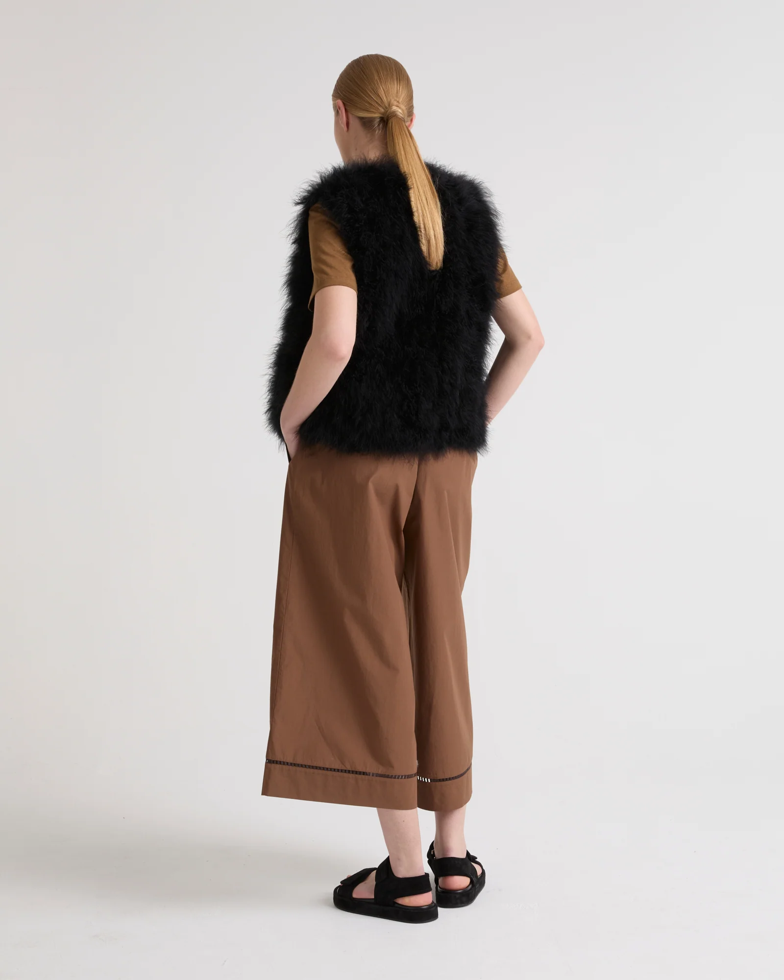 Gilet court en plumes - Image 3