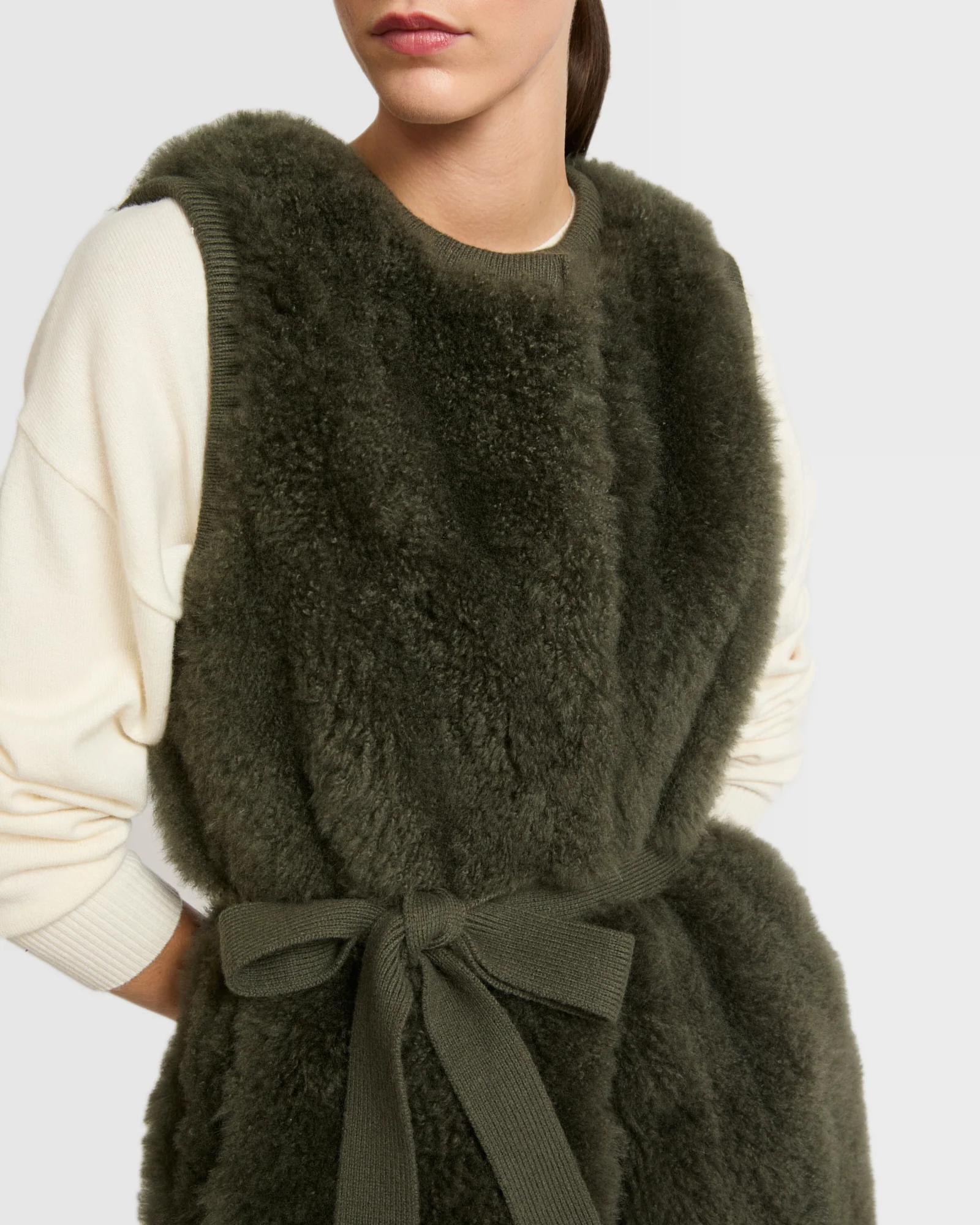 Gilet long ceinturé en maille mérinos et agneau - Image 4