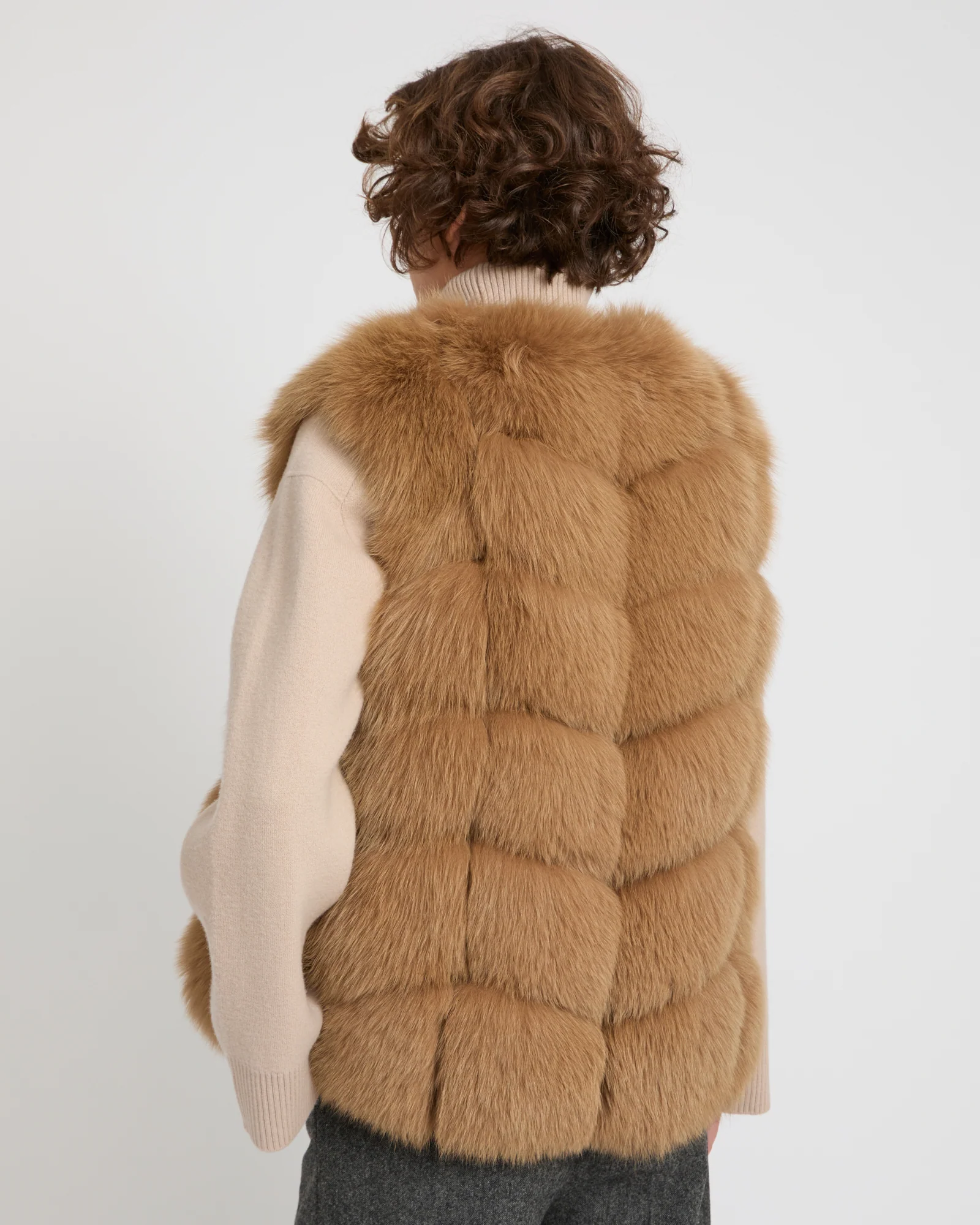 Gilet sans manches en fourrure de renard - Image 4