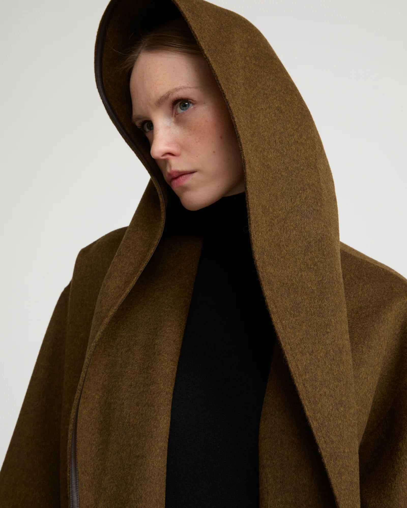 Manteau court oversize en lainage cachemire double face - Image 3