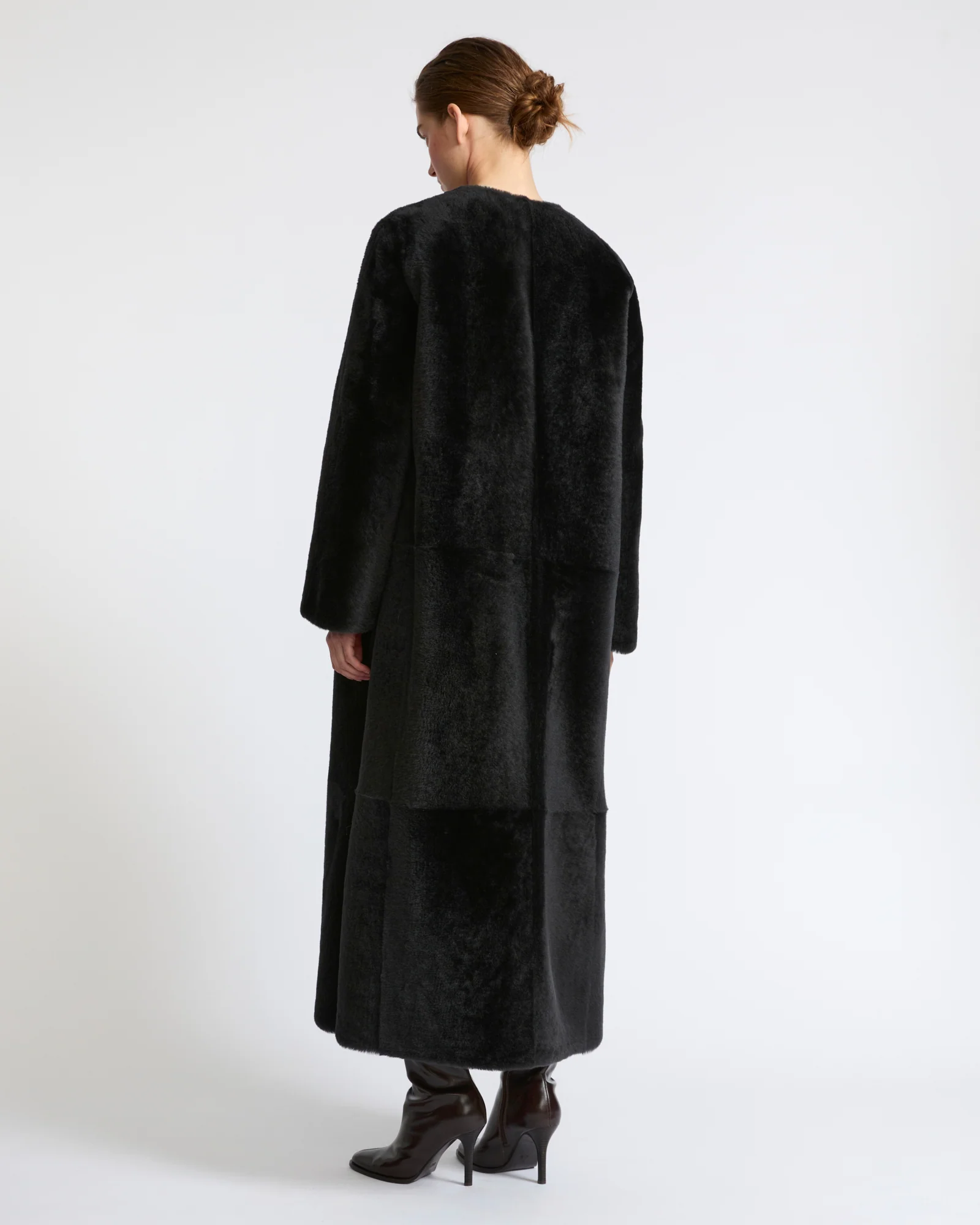 Manteau extra long en peau lainée d'agneau - Image 4