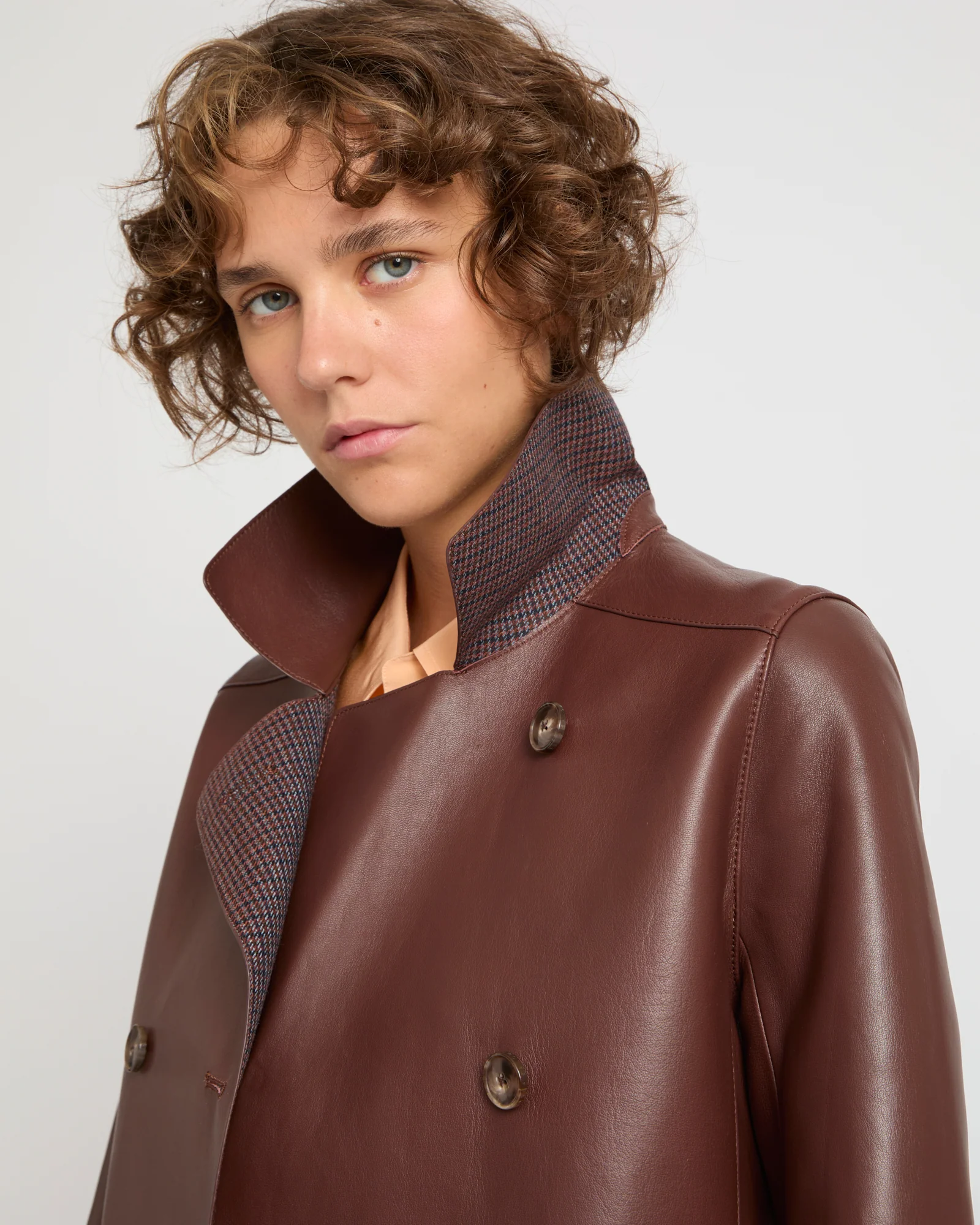 Manteau trench en cuir d'agneau doublé tissu motif pied-de-poule - Image 3