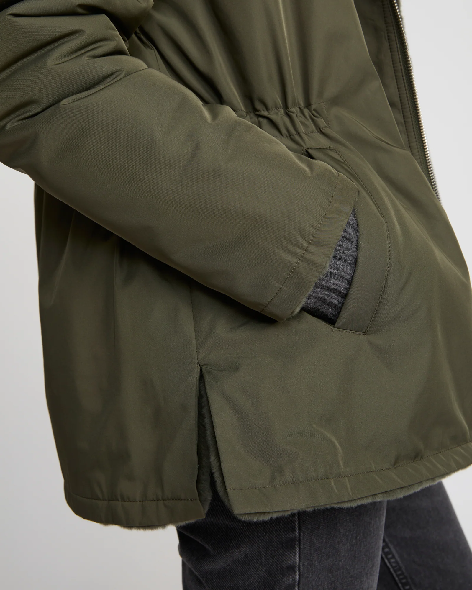 Parka à capuche réversible en tissu technique et lapin rex - Image 4
