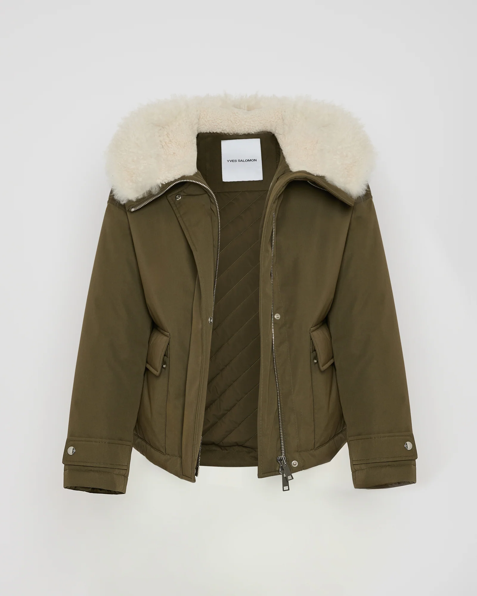 Parka courte en coton imperméable et peau lainée d'agneau - Image 7