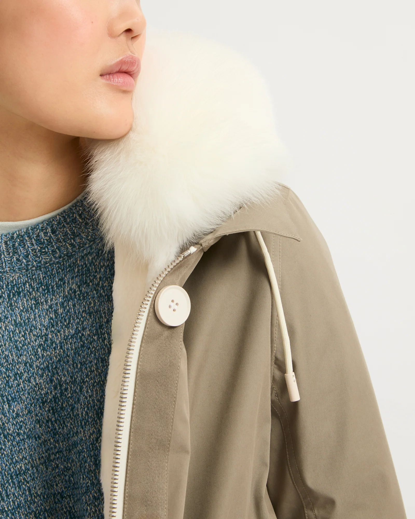 Parka iconique longue en coton mélangé imperméable avec fourrure de renard et lapin - Image 4