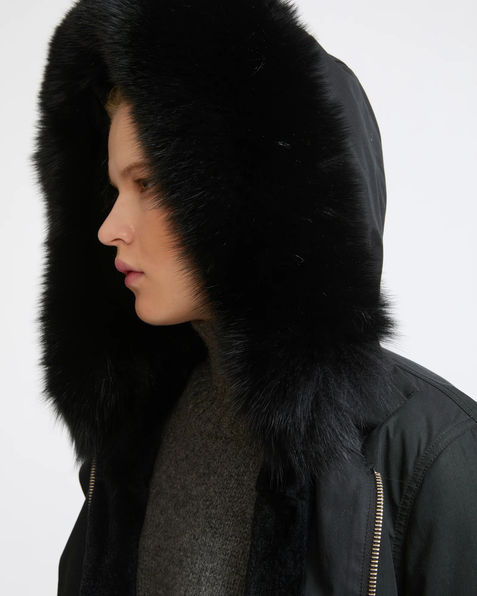 Parka iconique longue en coton mélangé imperméable avec fourrure de renard et lapin - Image 4