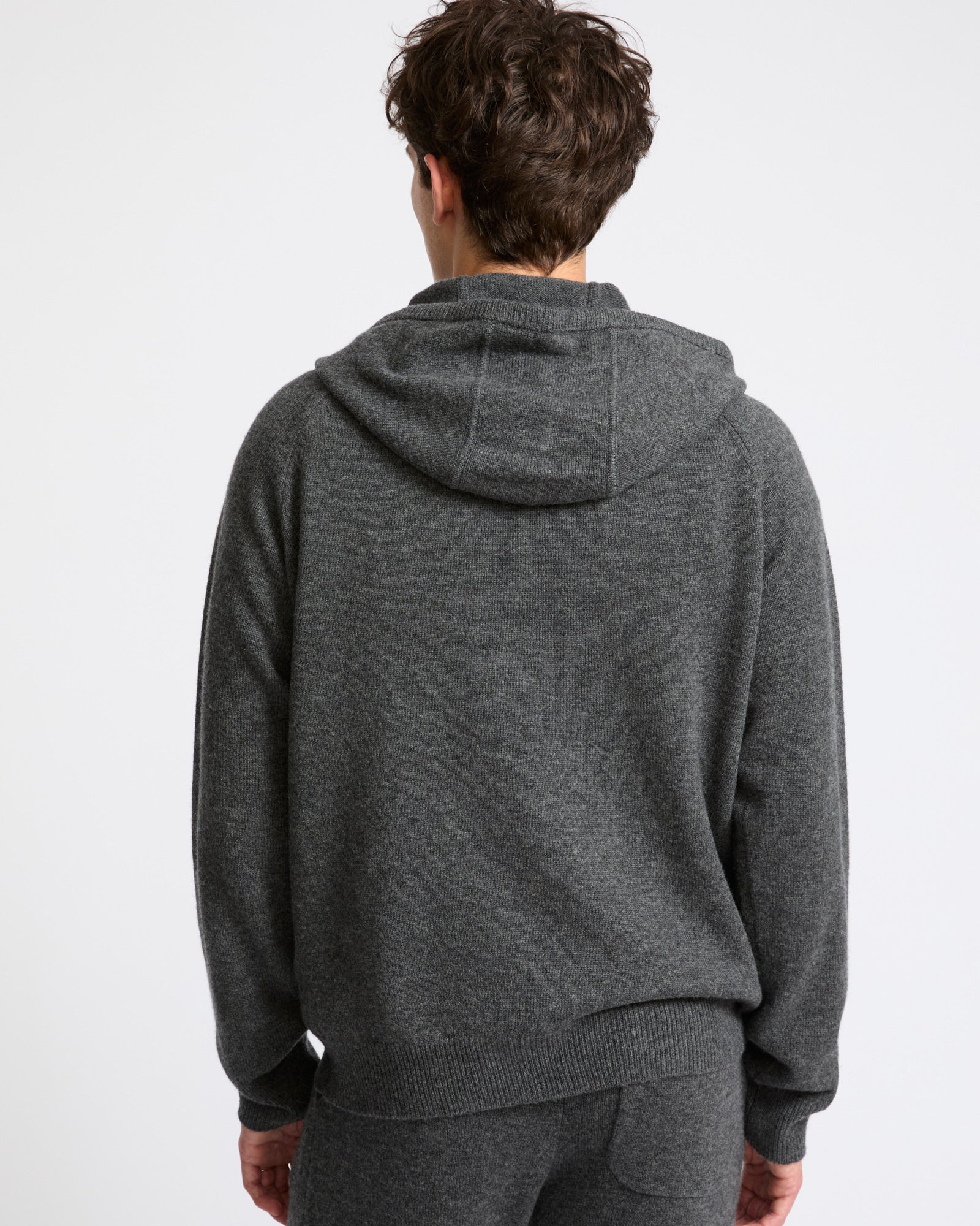 Pull à capuche en lainage cachemire - Image 3