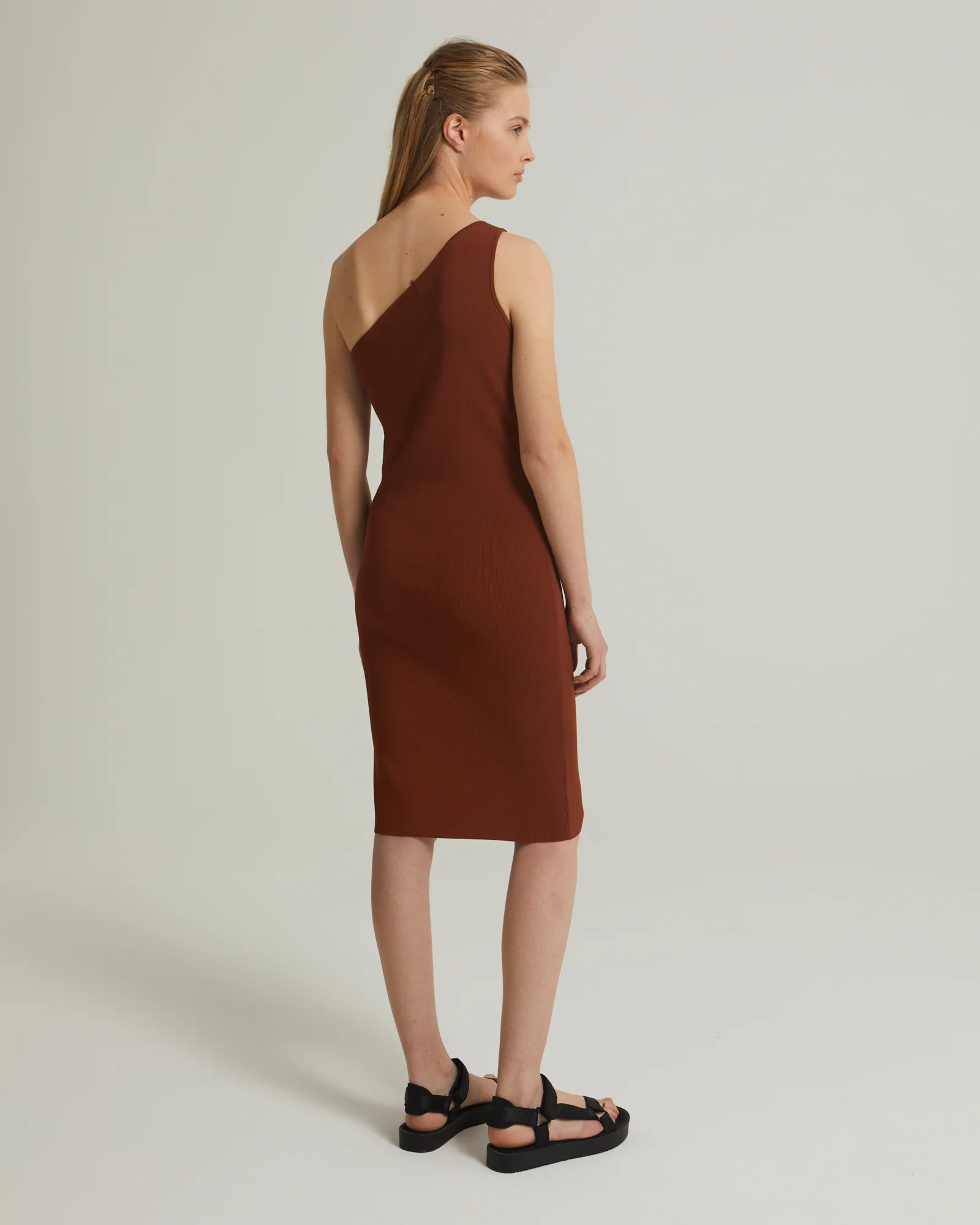Robe mi-longue asymétrique en maille stretch - Image 5