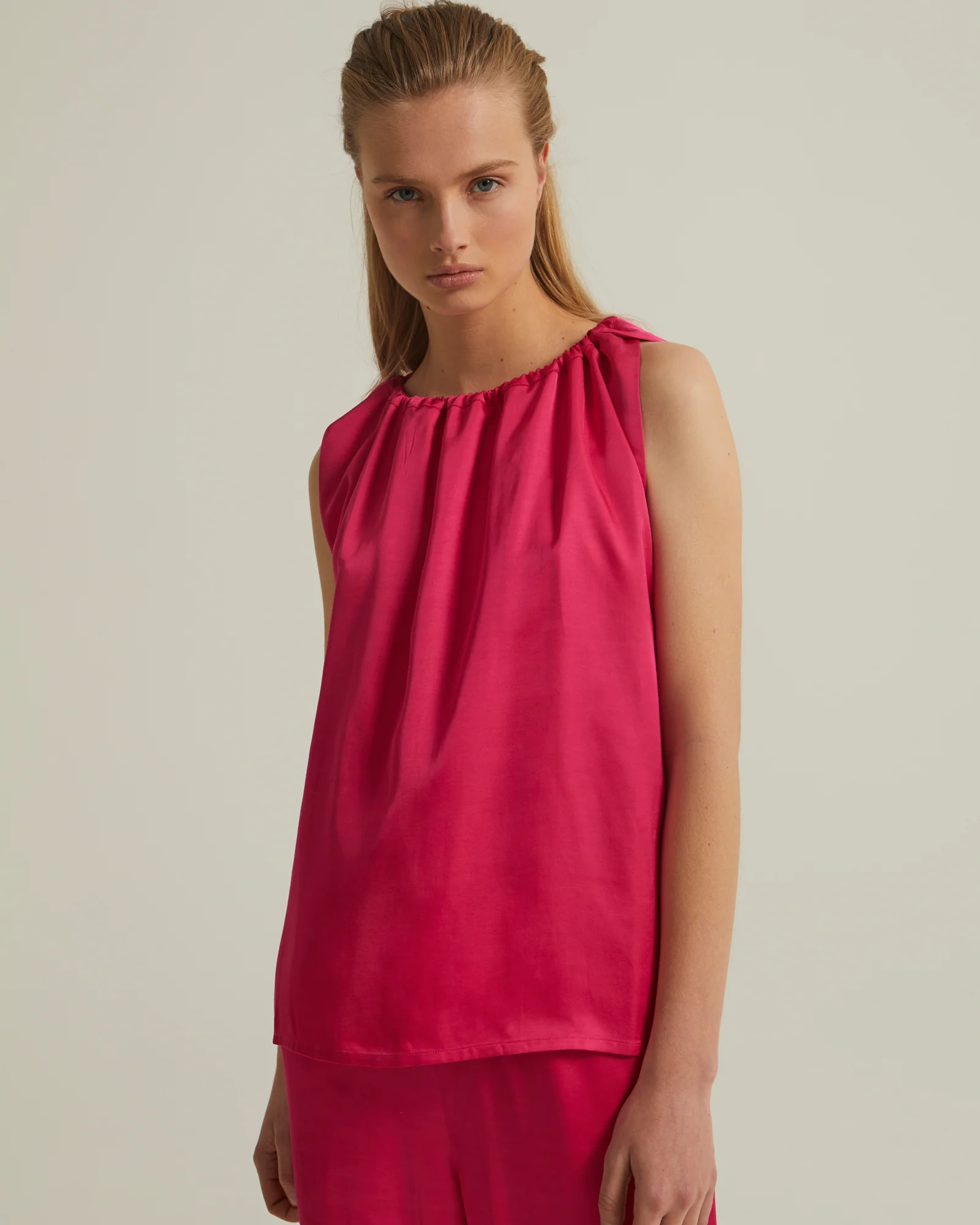 Top sans manches avec encolure ajustable en satin - Image 6