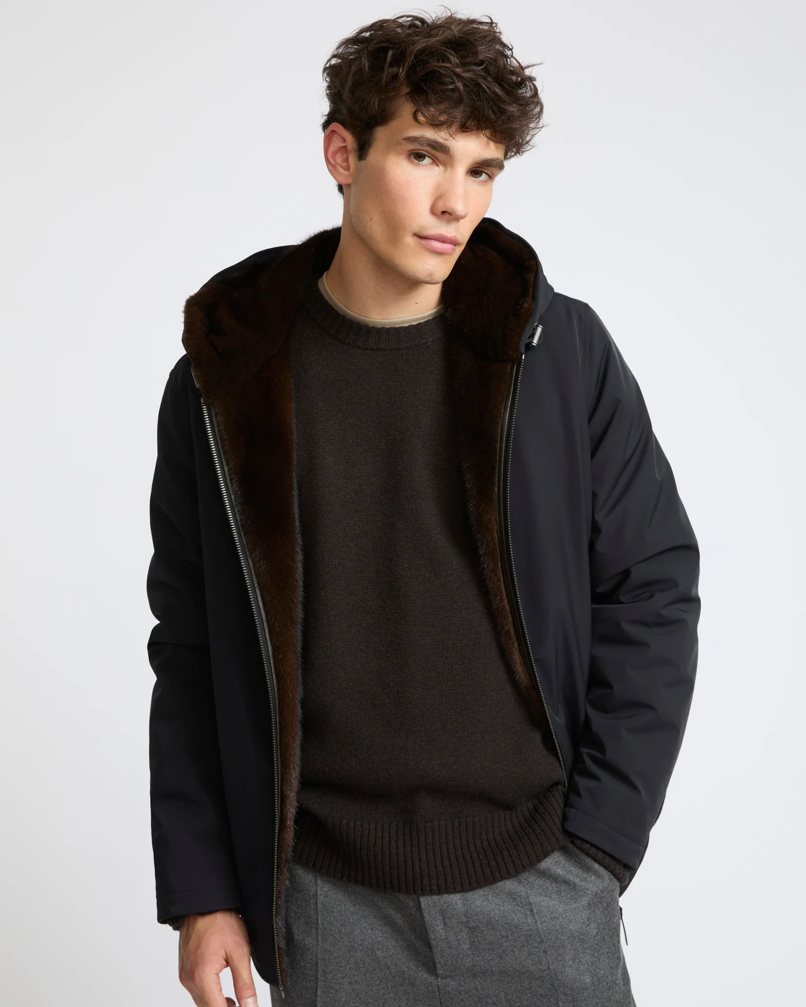 Veste réversible à capuche en fourrure de vison long poil et tissu technique - Image 3