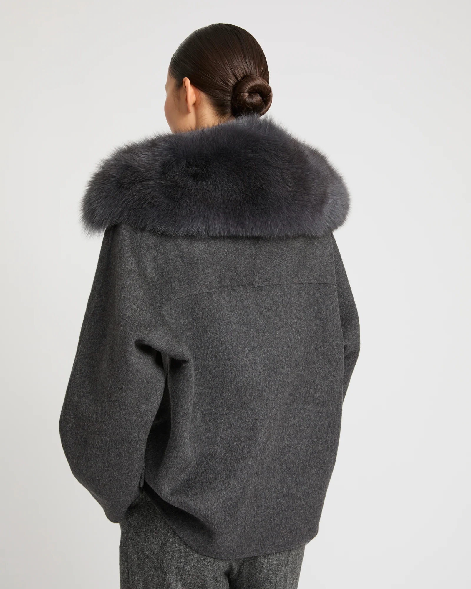 Veste caban en lainage cachemire et col amovible en fourrure de renard - Image 3
