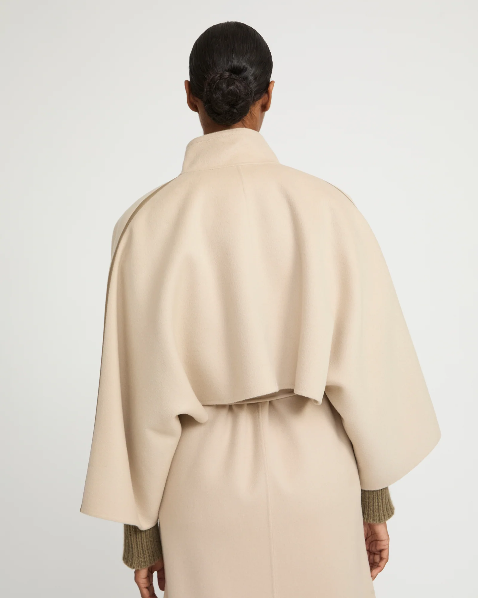 Veste cape cropped en lainage cachemire double face - Image 6