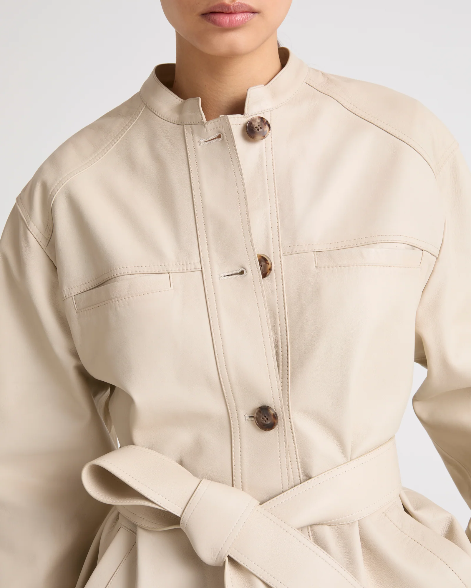 Veste ceinturée en cuir d'agneau - Image 3