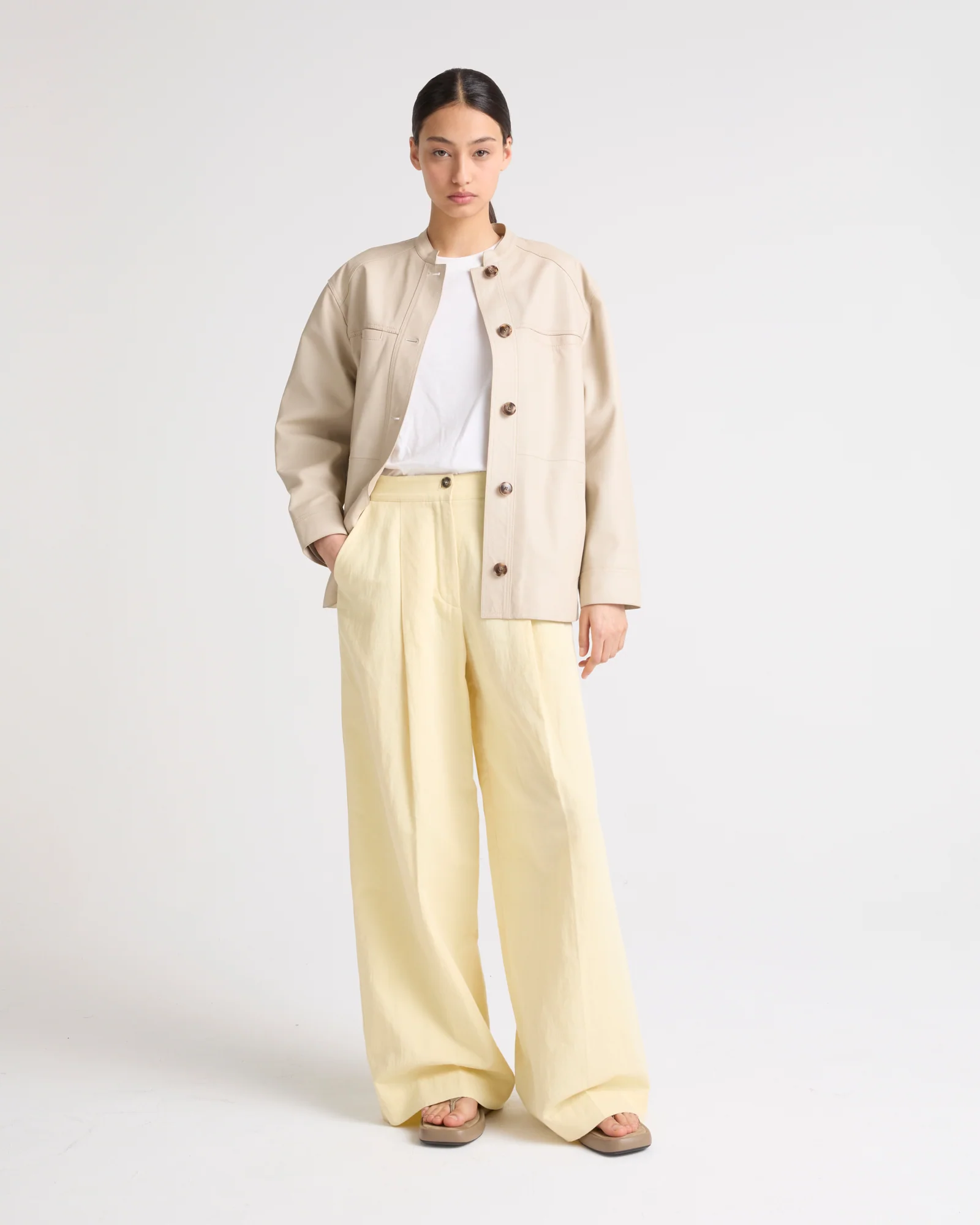 Veste ceinturée en cuir d'agneau - Image 4
